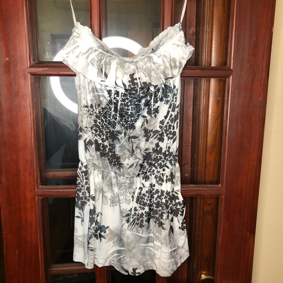 Romper - Picture 1 of 4